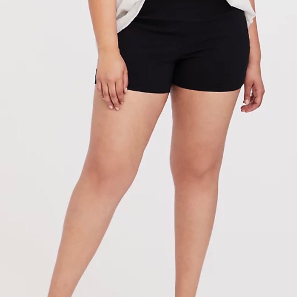 ZENOBIA SHORTS WOMENS SIZE 3X